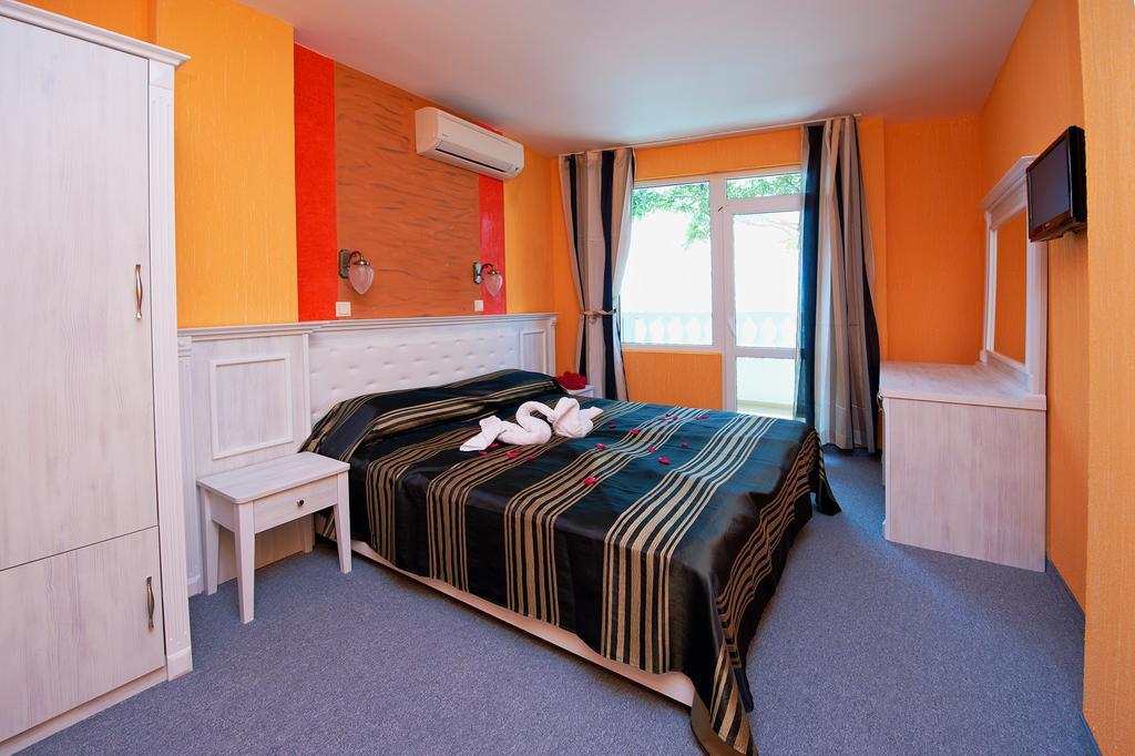 Family Hotel Paros Pomorie Quarto foto